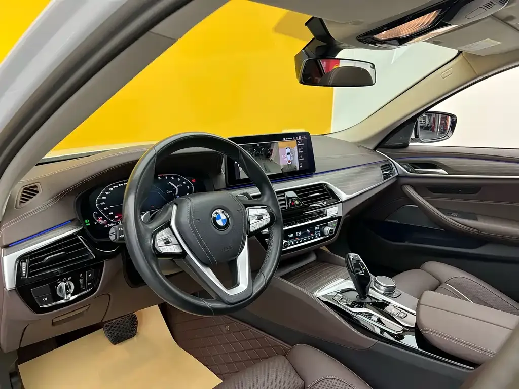 BMW 5 Series — фото 4