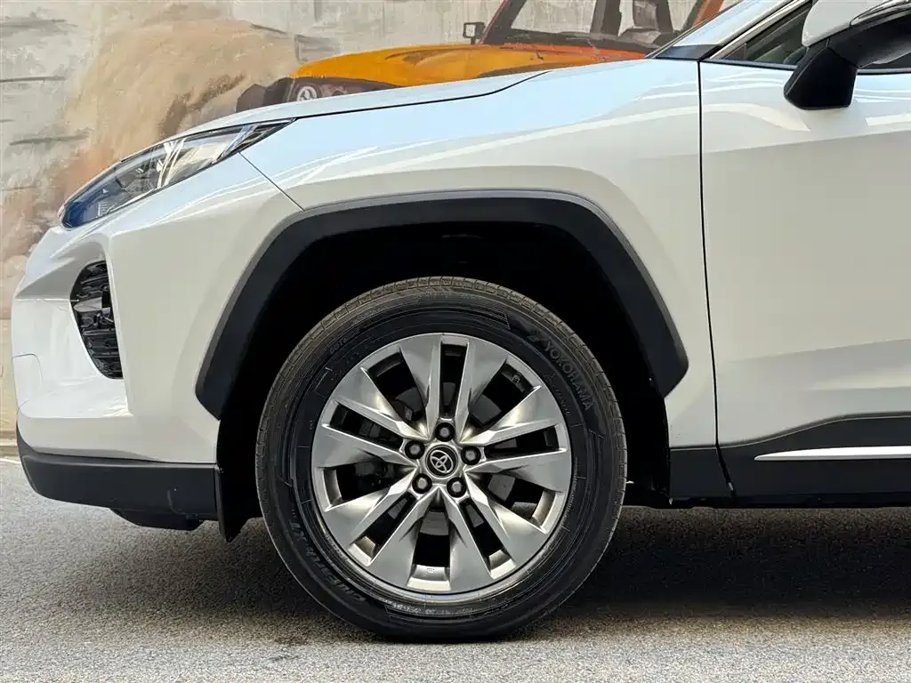 Toyota Wildlander — фото 5
