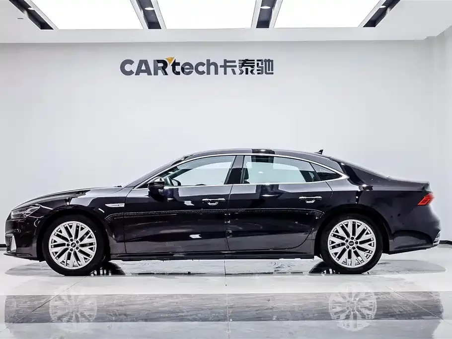 Audi A7L — фото 7