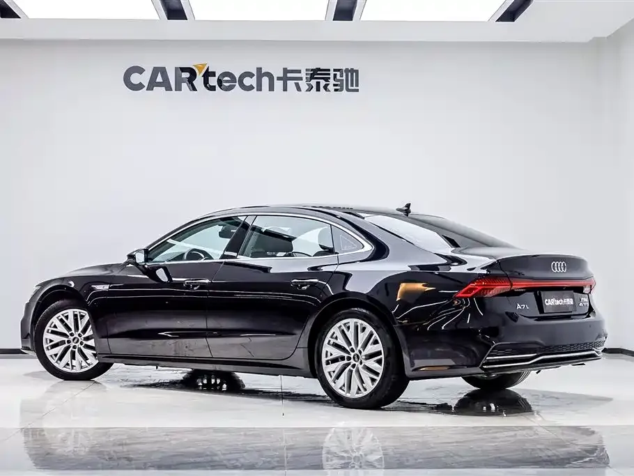 Audi A7L — фото 10