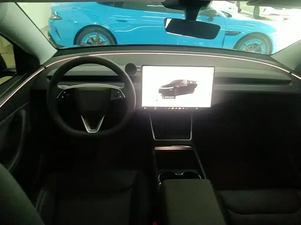 Tesla Model Y — фото 9