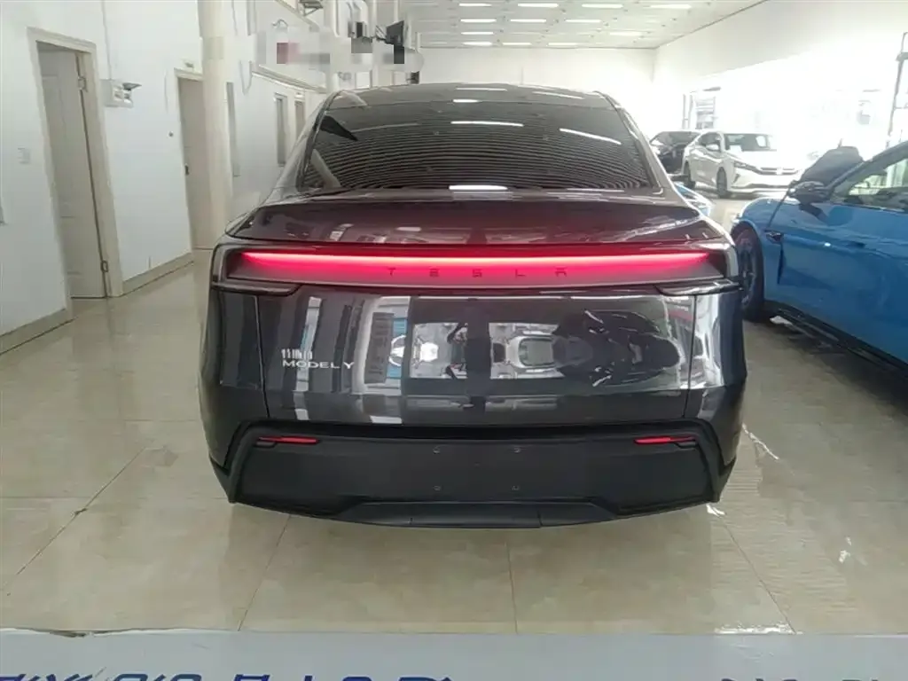 Tesla Model Y — фото 2