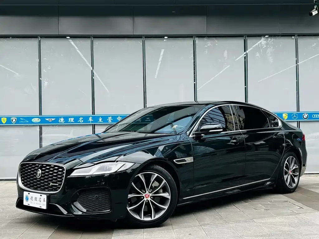 Jaguar XFL — фото 1