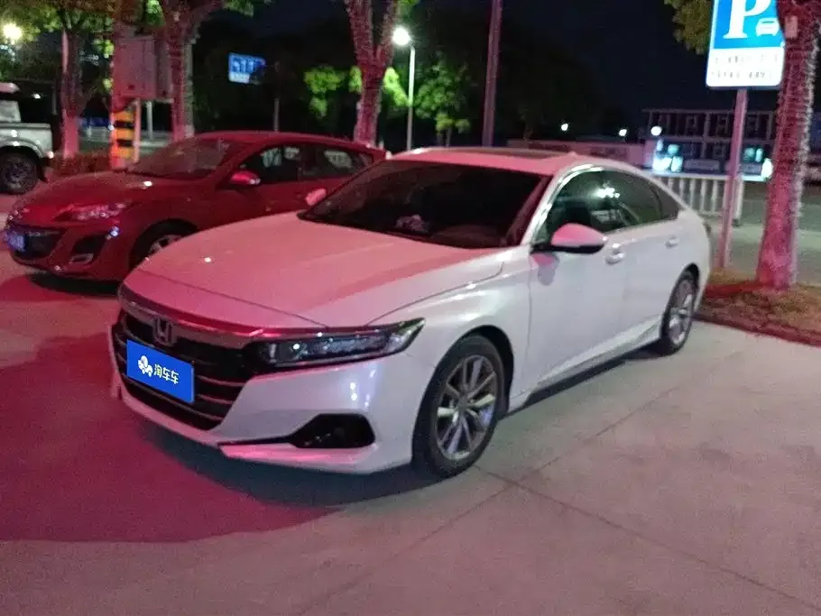 Honda Accord — фото 1