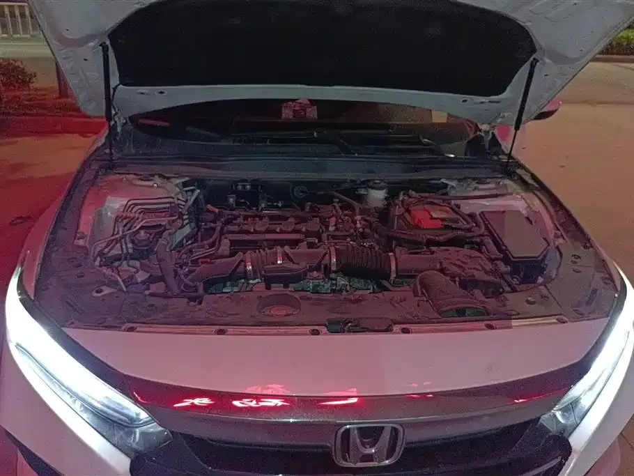 Honda Accord — фото 8