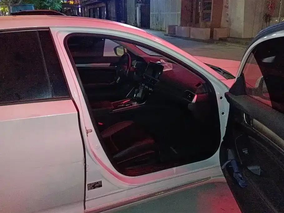 Honda Accord — фото 10