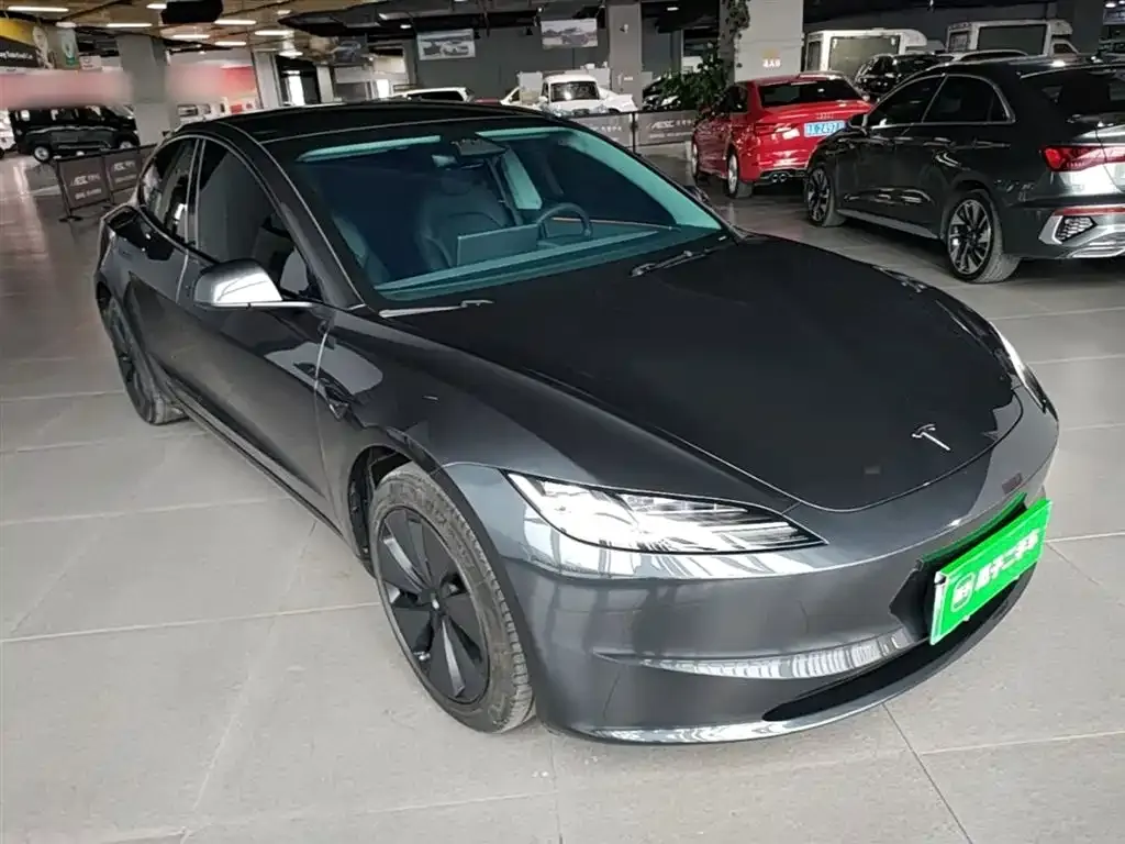 Tesla Model 3 — фото 10
