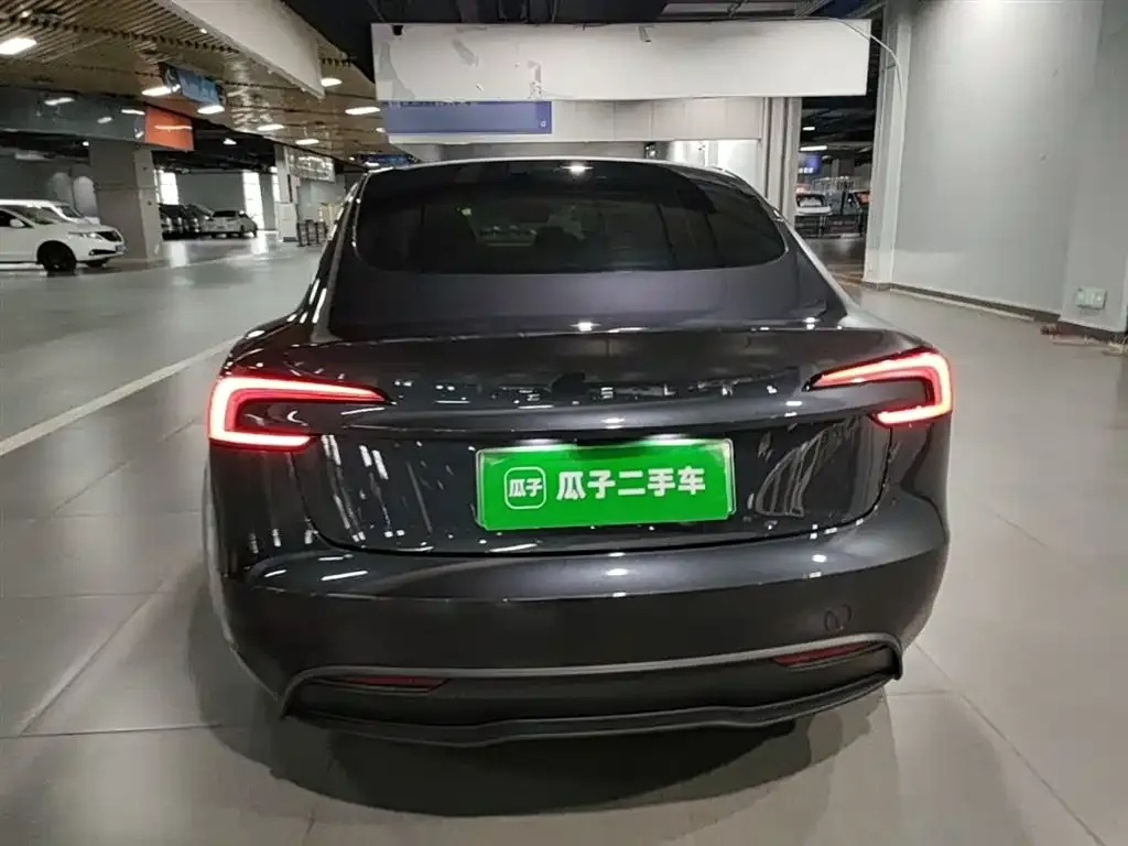 Tesla Model 3 — фото 3