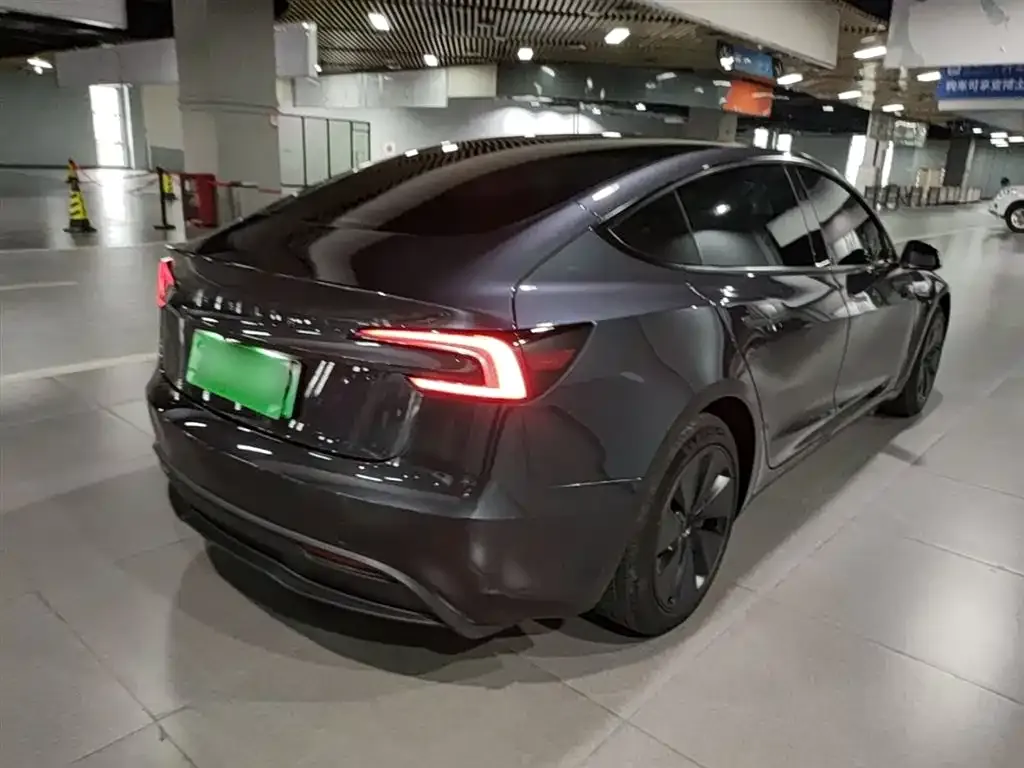 Tesla Model 3 — фото 2