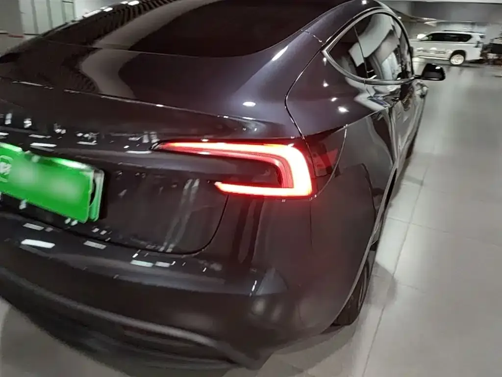 Tesla Model 3 — фото 6