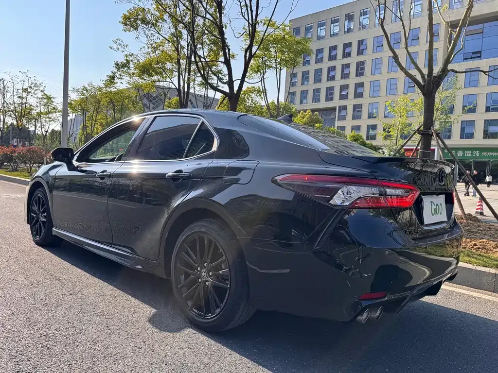 Toyota Camry 2023 из CN, фото 10