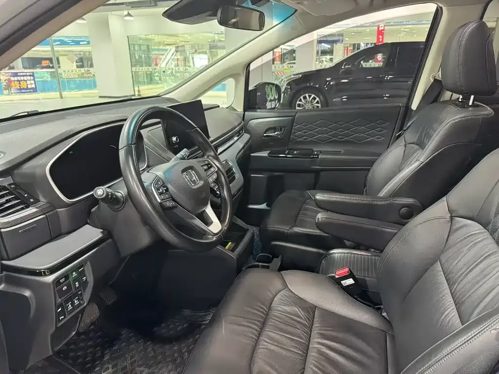 Honda Elysion 2024 из CN, фото 7