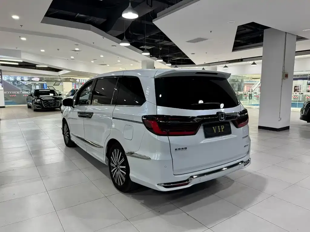 Honda Elysion 2024 из CN, фото 2
