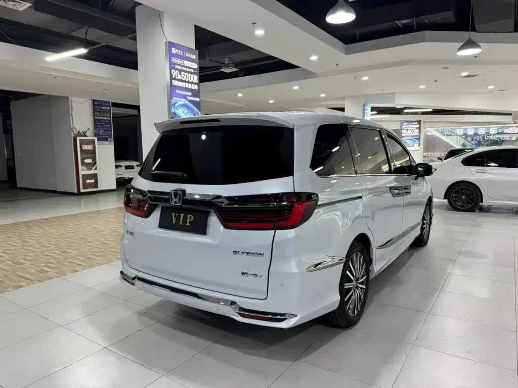 Honda Elysion 2024 из CN, фото 5