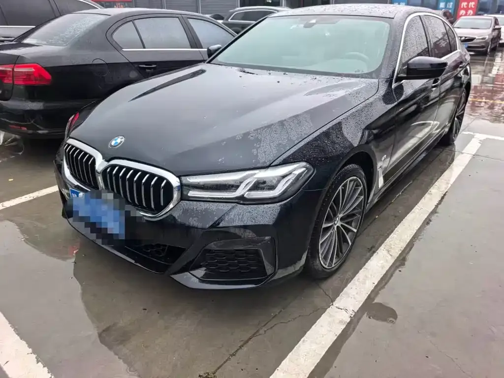 BMW 5 Series — фото 1