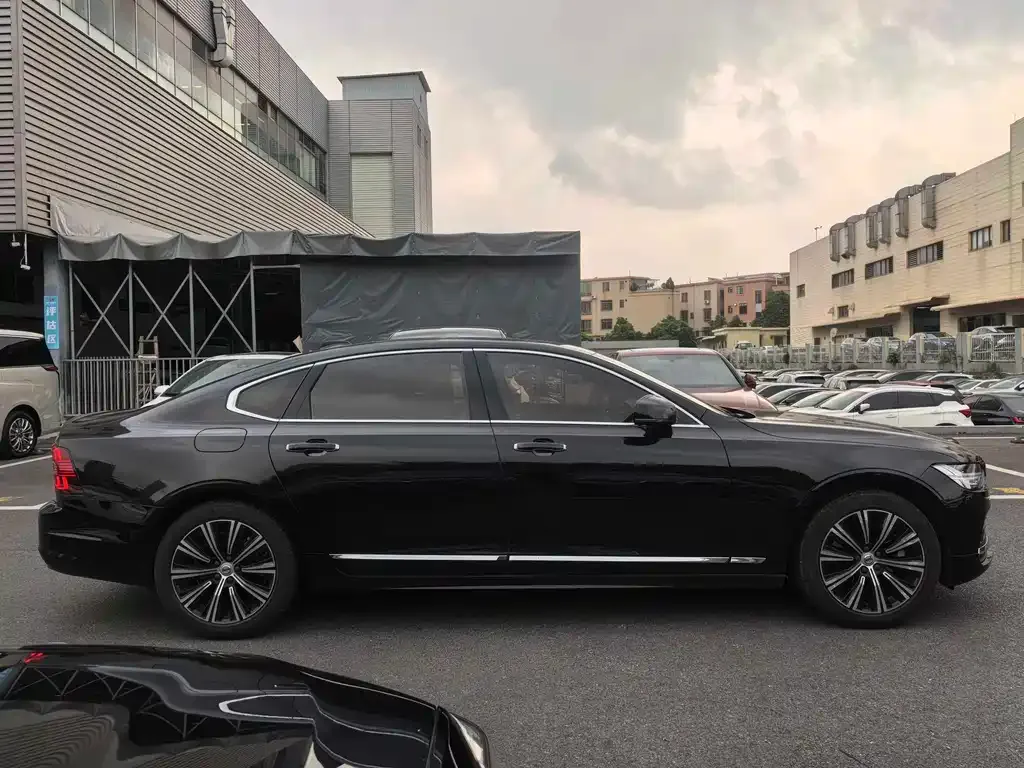 Volvo S90 — фото 8