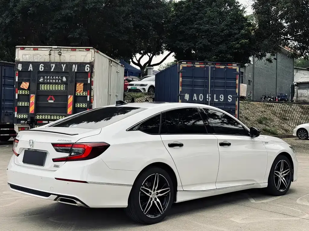 Honda Accord 2023 из CN, фото 8