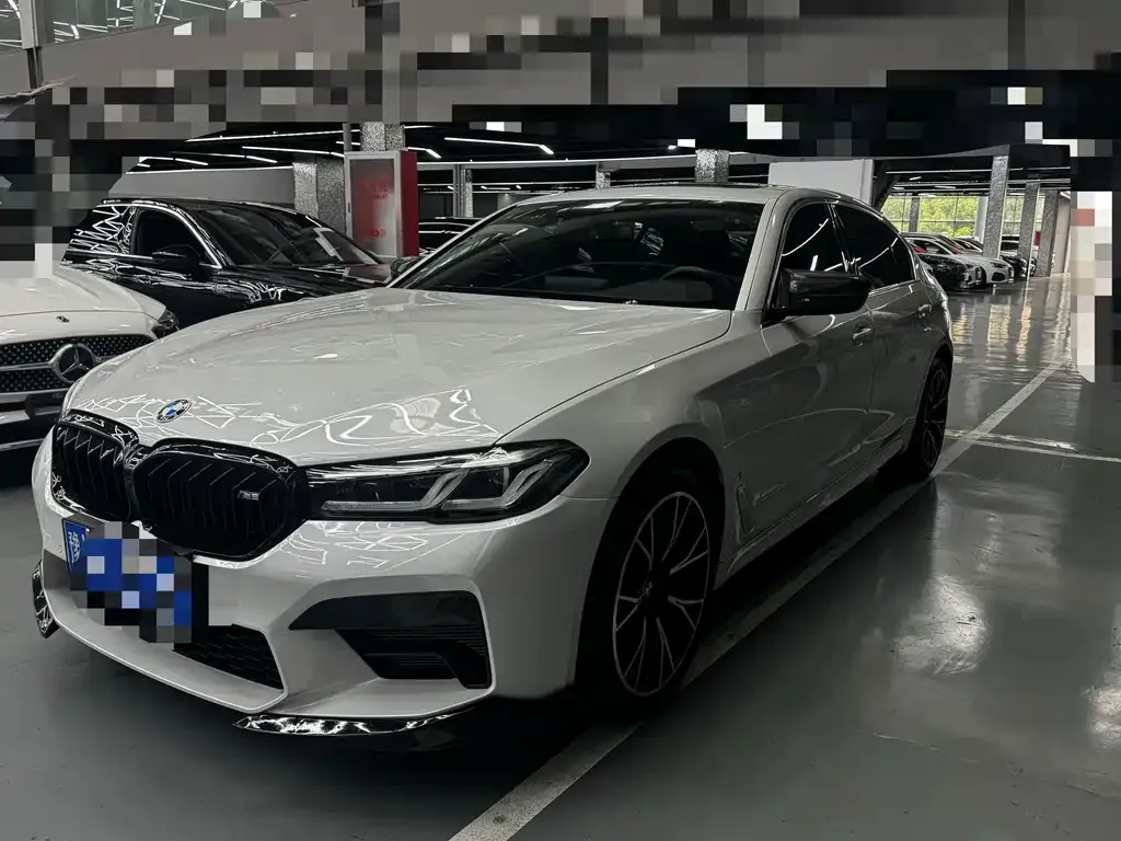 BMW 5 Series — фото 1