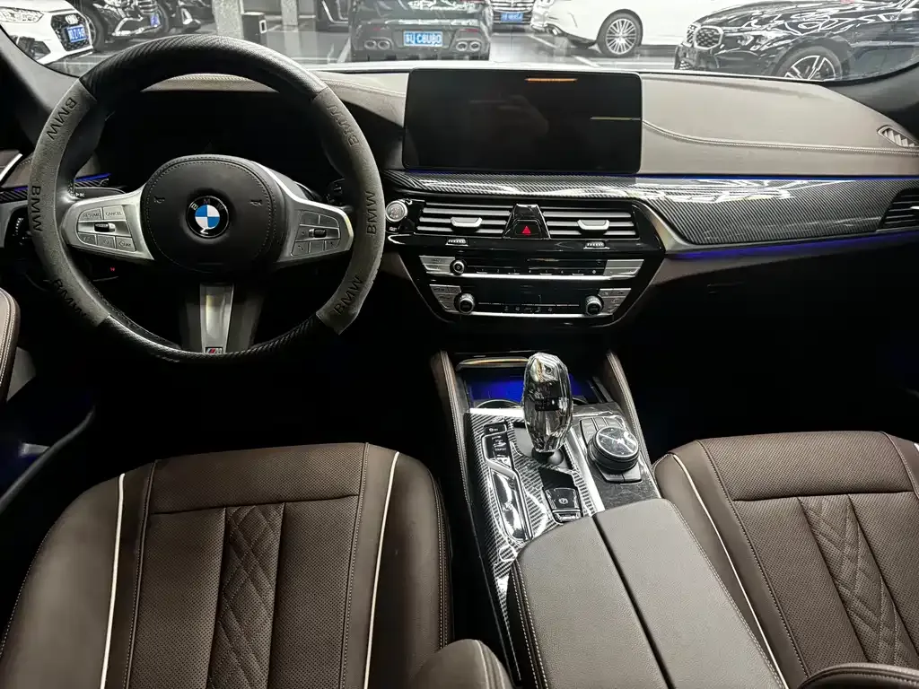 BMW 5 Series — фото 4