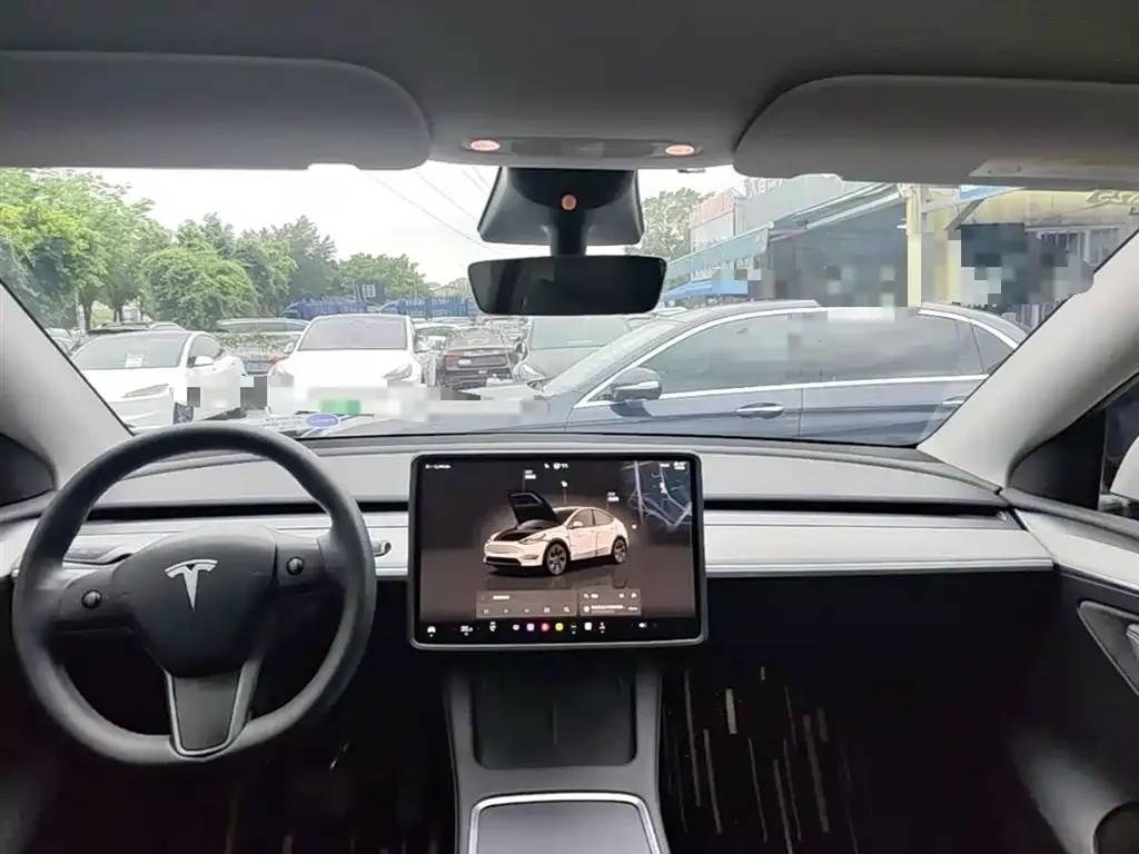 Tesla Model Y — фото 5