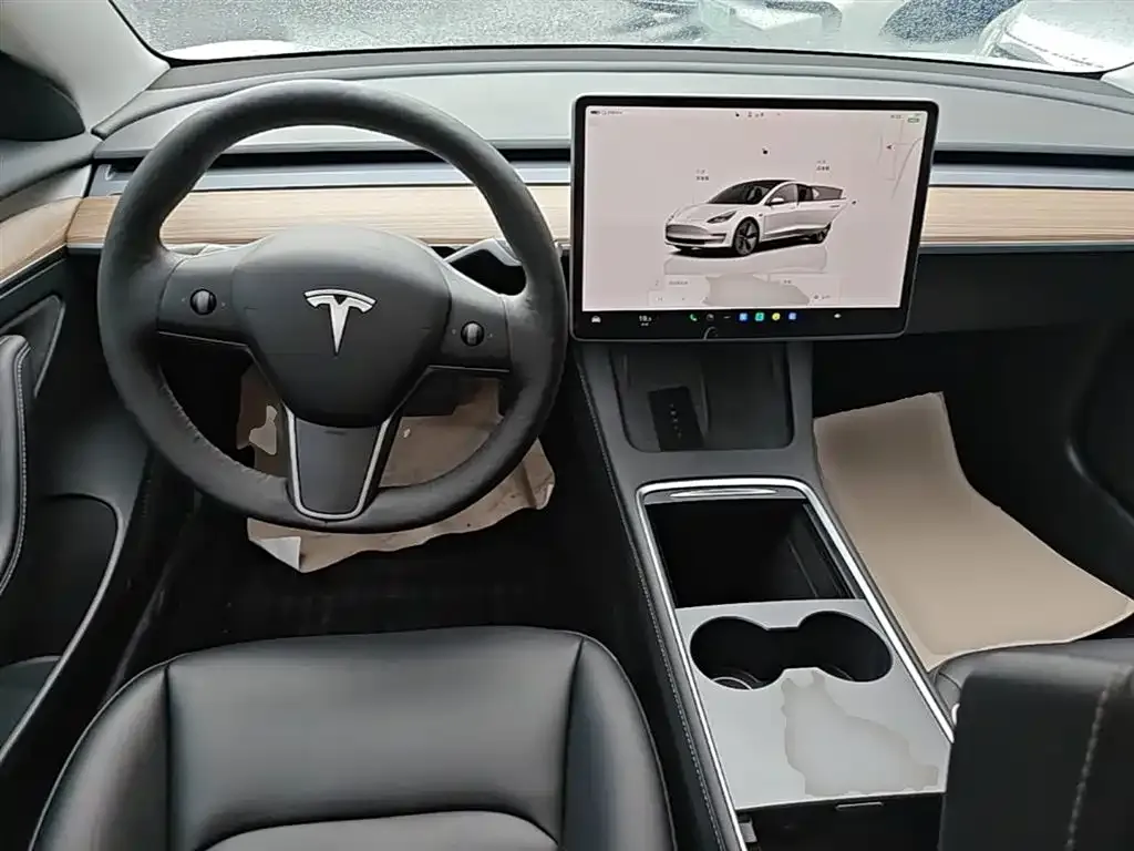 Tesla Model 3 — фото 5