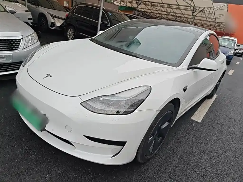 Tesla Model 3 — фото 4