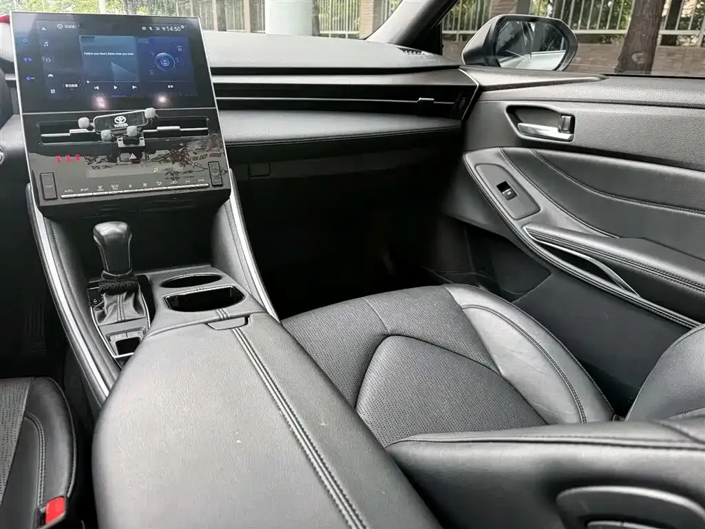 Toyota Avalon — фото 2