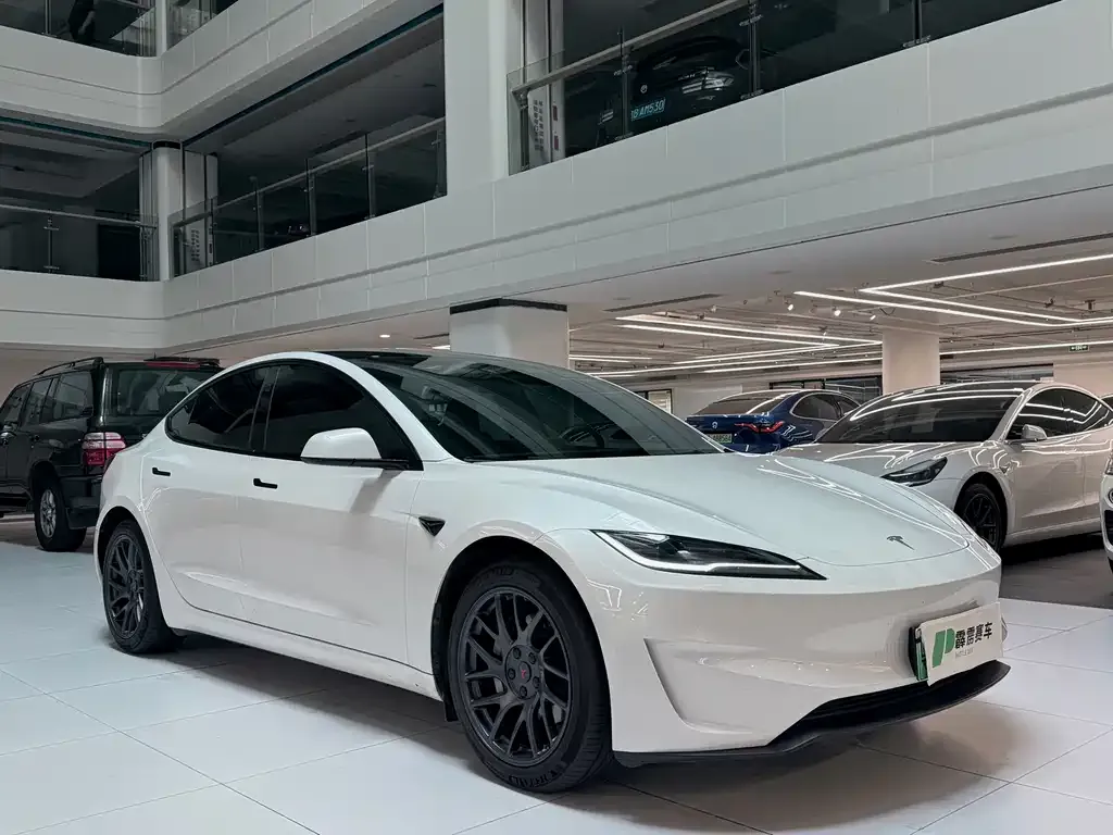Tesla Model 3 — фото 4