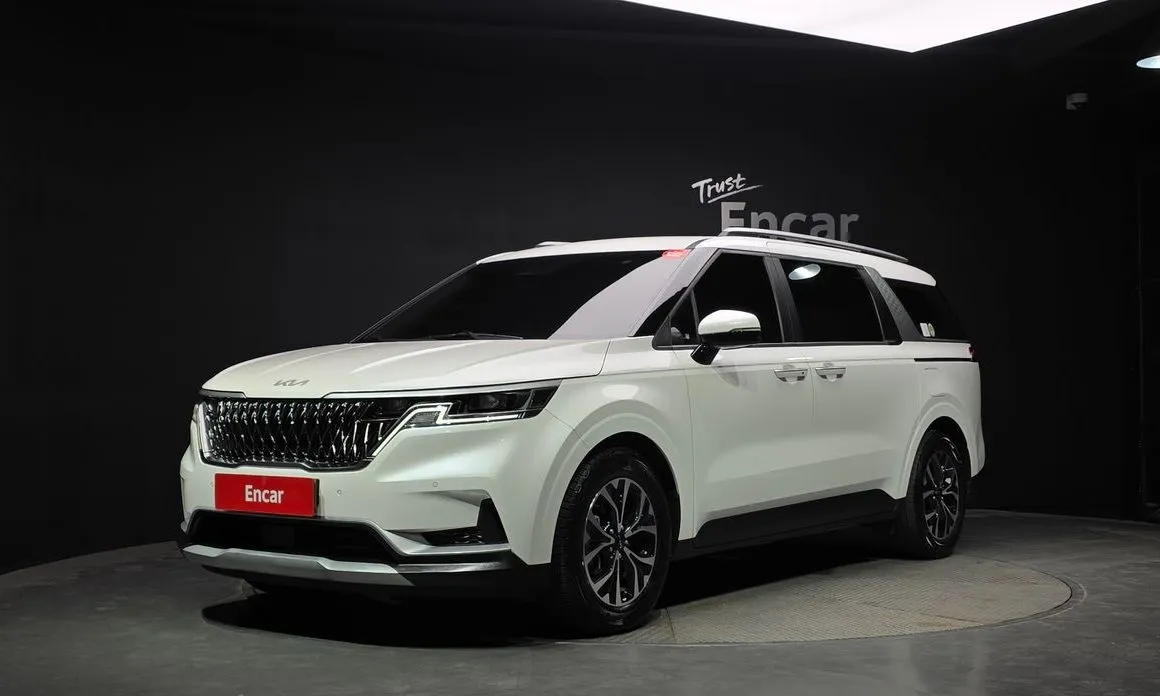 Kia Carnival — фото 1