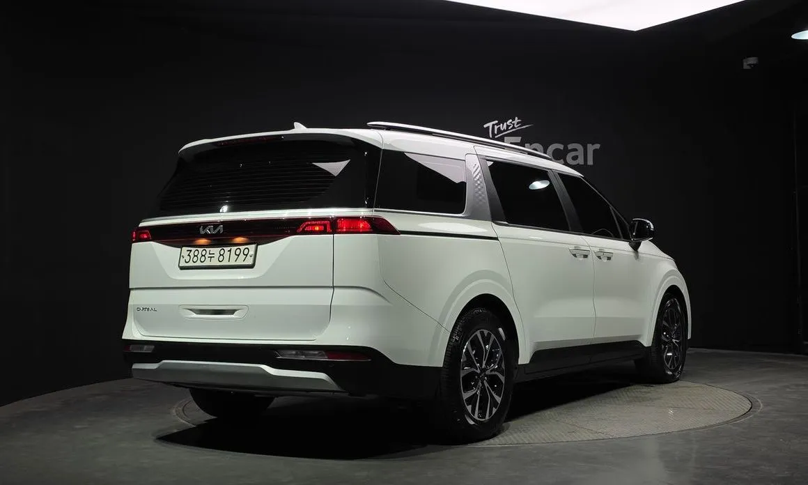 Kia Carnival — фото 5