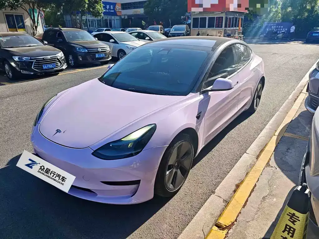 Tesla Model 3 — фото 1