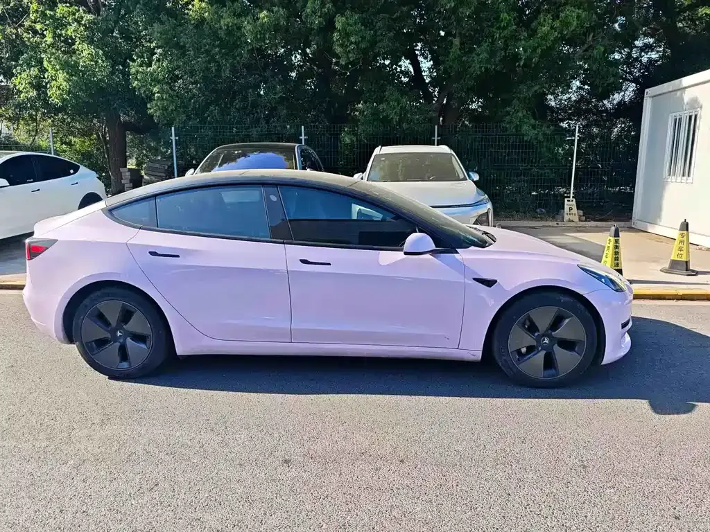 Tesla Model 3 — фото 10