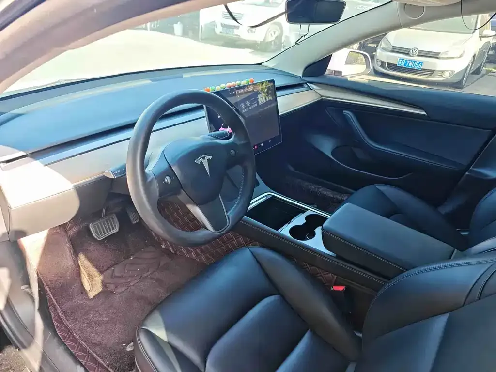Tesla Model 3 — фото 3
