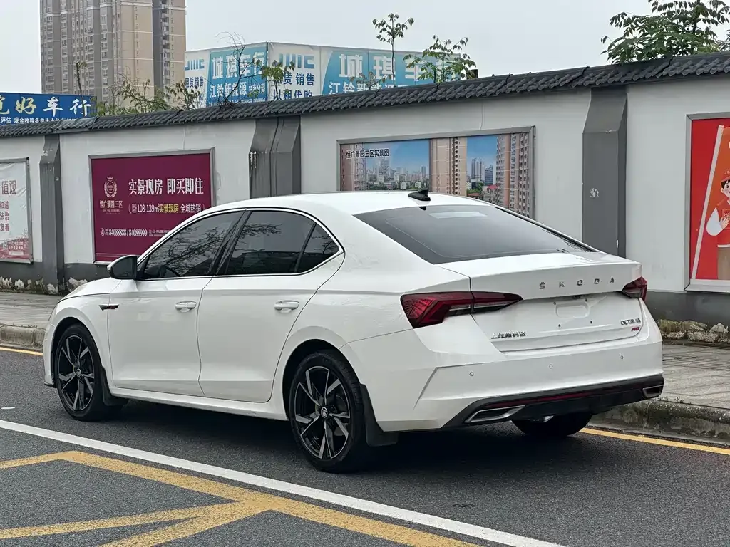 Skoda Octavia 2022 из CN, фото 7