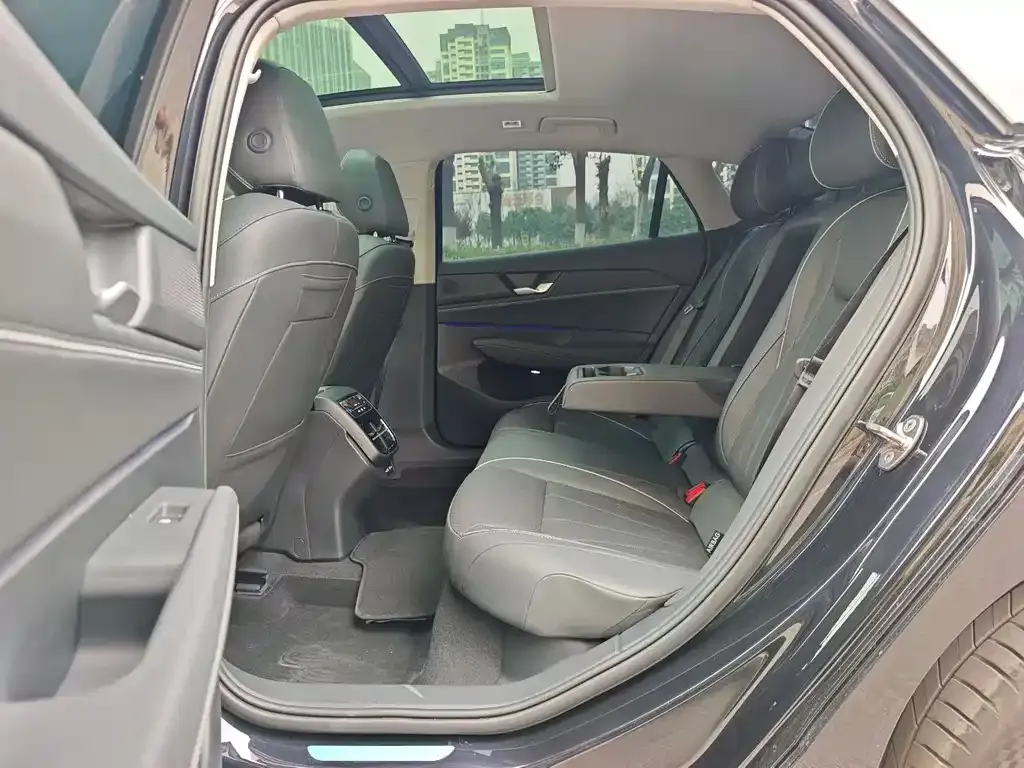 Volkswagen Passat — фото 2
