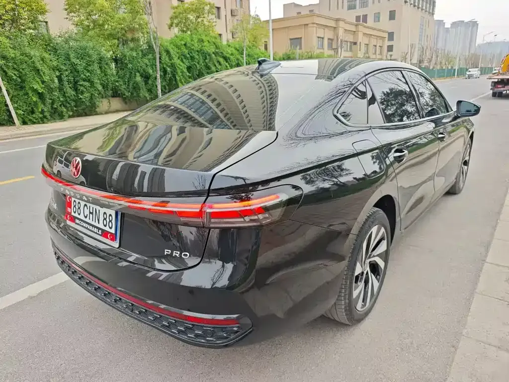 Volkswagen Passat — фото 8