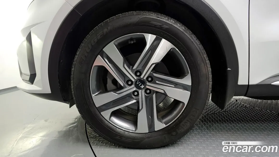 Kia Sorento — фото 6