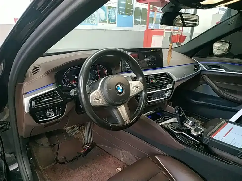 BMW 5 Series — фото 10