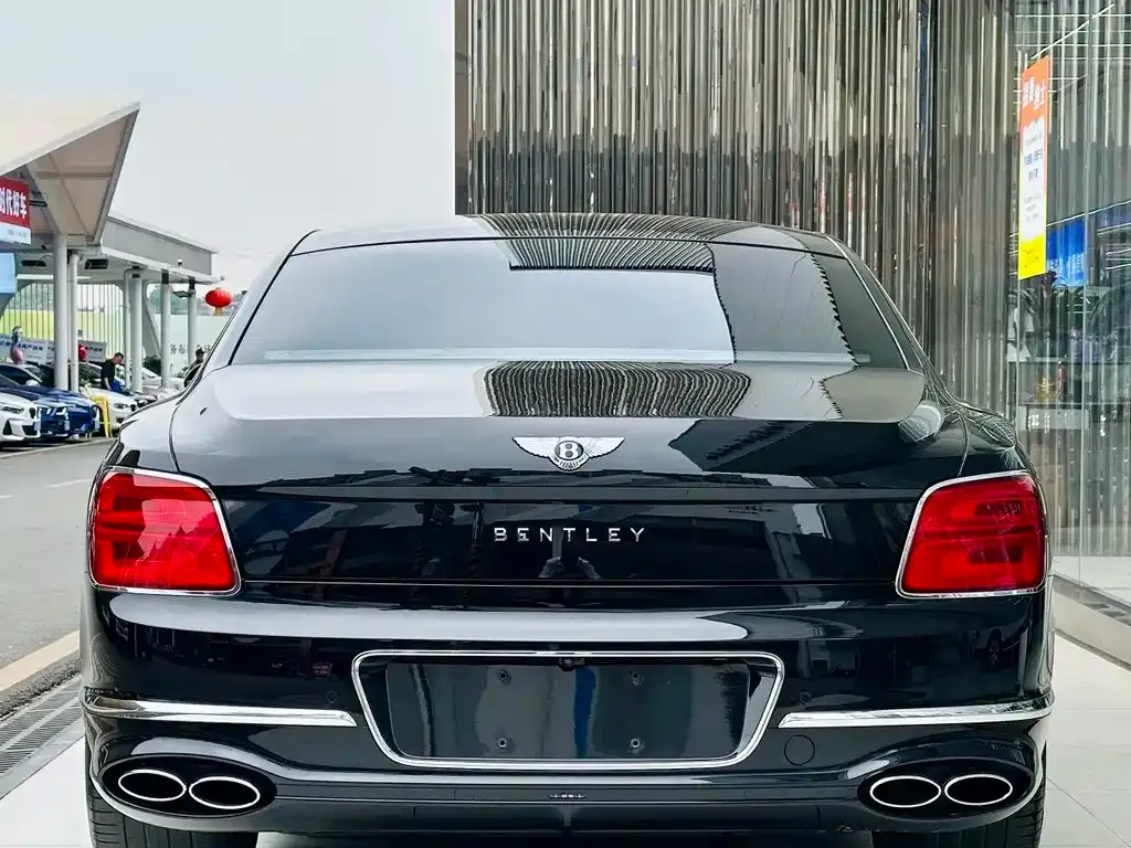 Bentley Flying Spur — фото 2