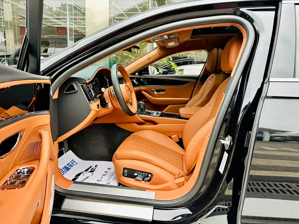 Bentley Flying Spur — фото 6