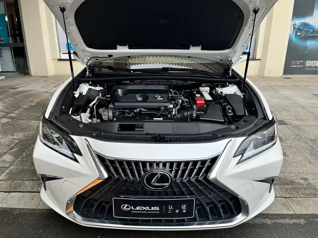 Lexus ES — фото 10