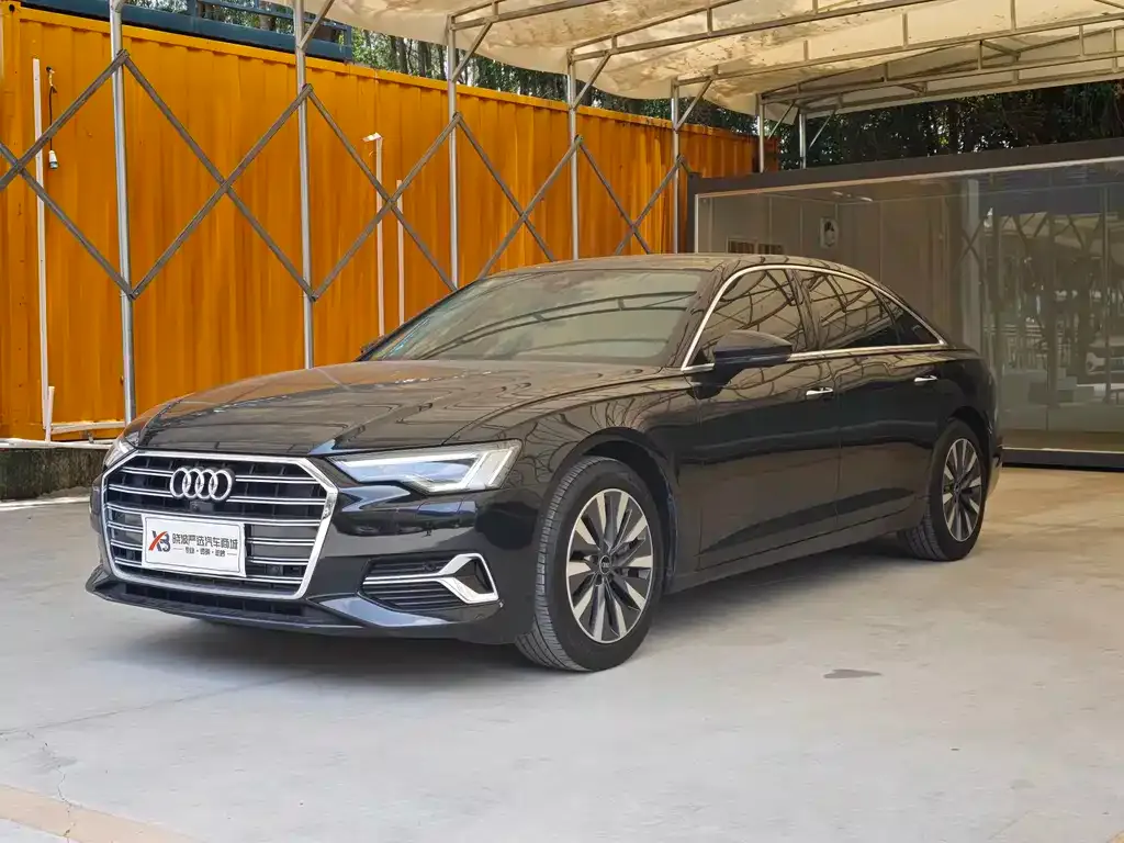 Audi A6L — фото 1