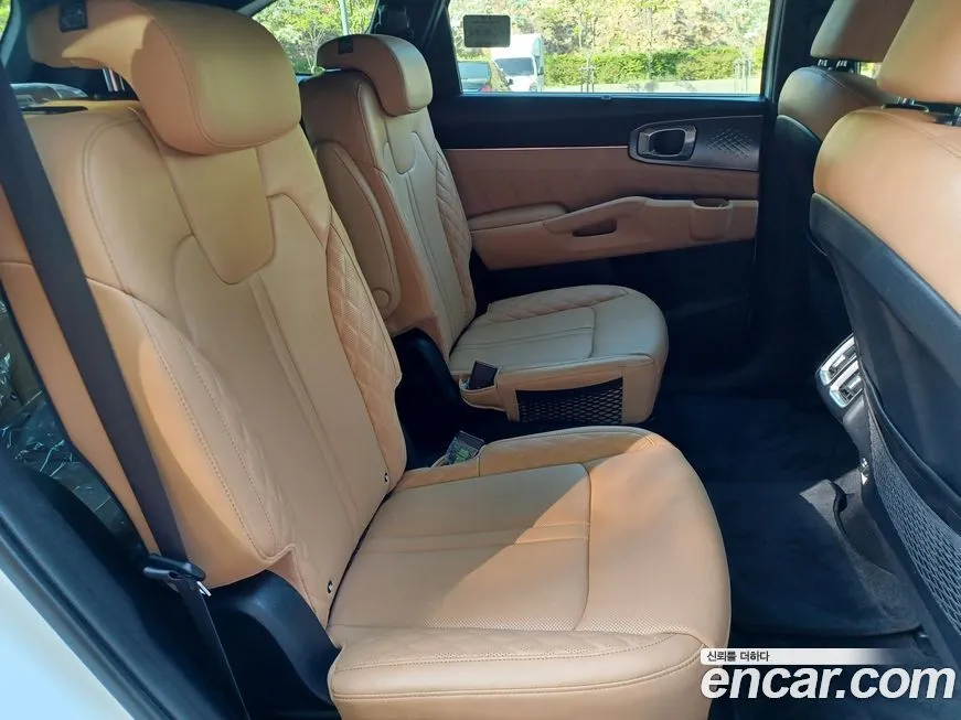 Kia Sorento — фото 8