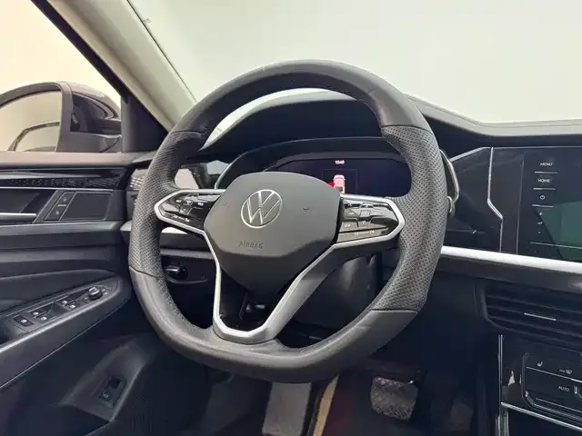 Volkswagen Passat 2023 из CN, фото 8