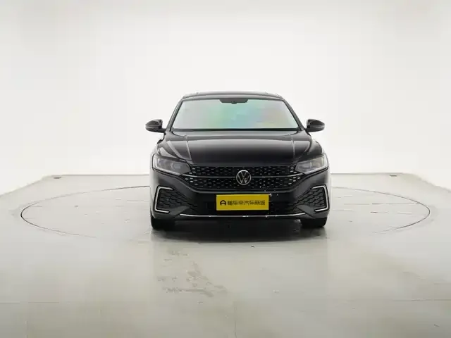 Volkswagen Passat 2023 из CN, фото 2