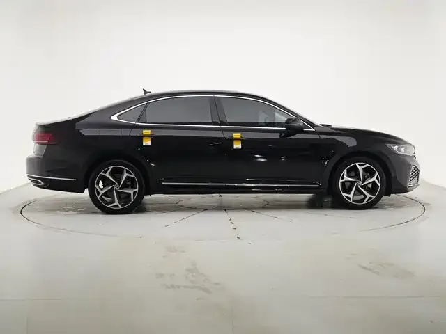 Volkswagen Passat 2023 из CN, фото 10