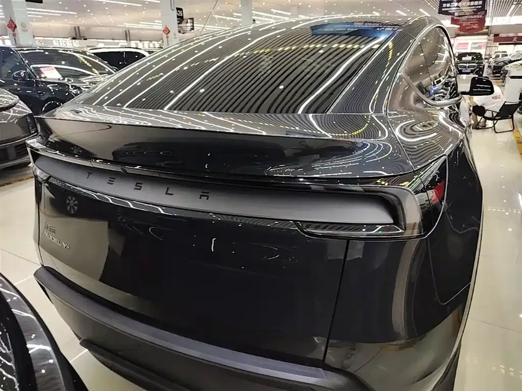 Tesla Model Y — фото 4