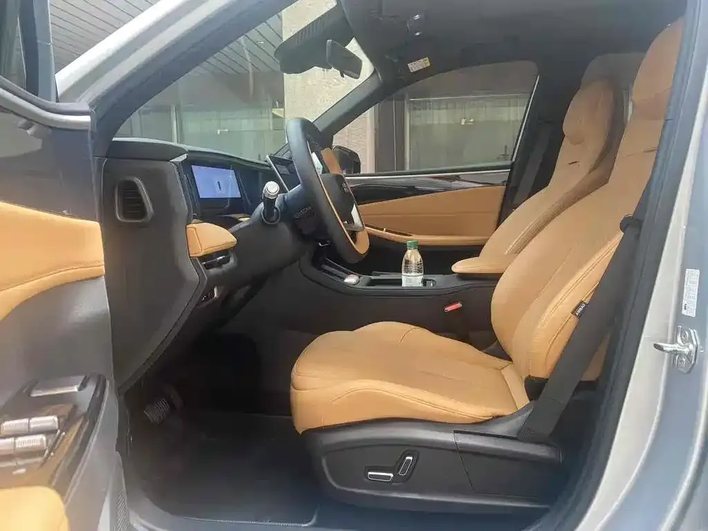 Geely Galaxy L7 — фото 3