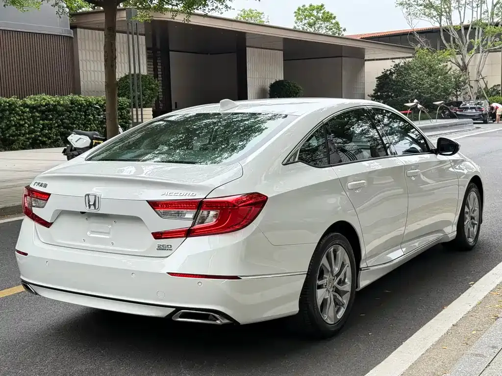 Honda Accord — фото 5