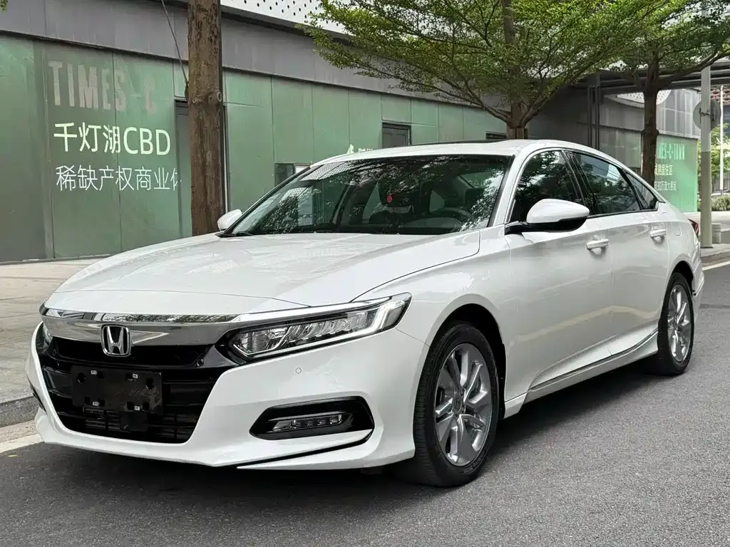 Honda Accord — фото 8